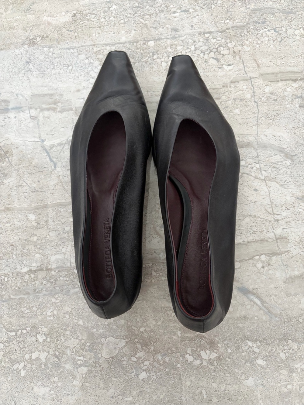 Bottega Veneta Black Leather pointed-Toe Flats
